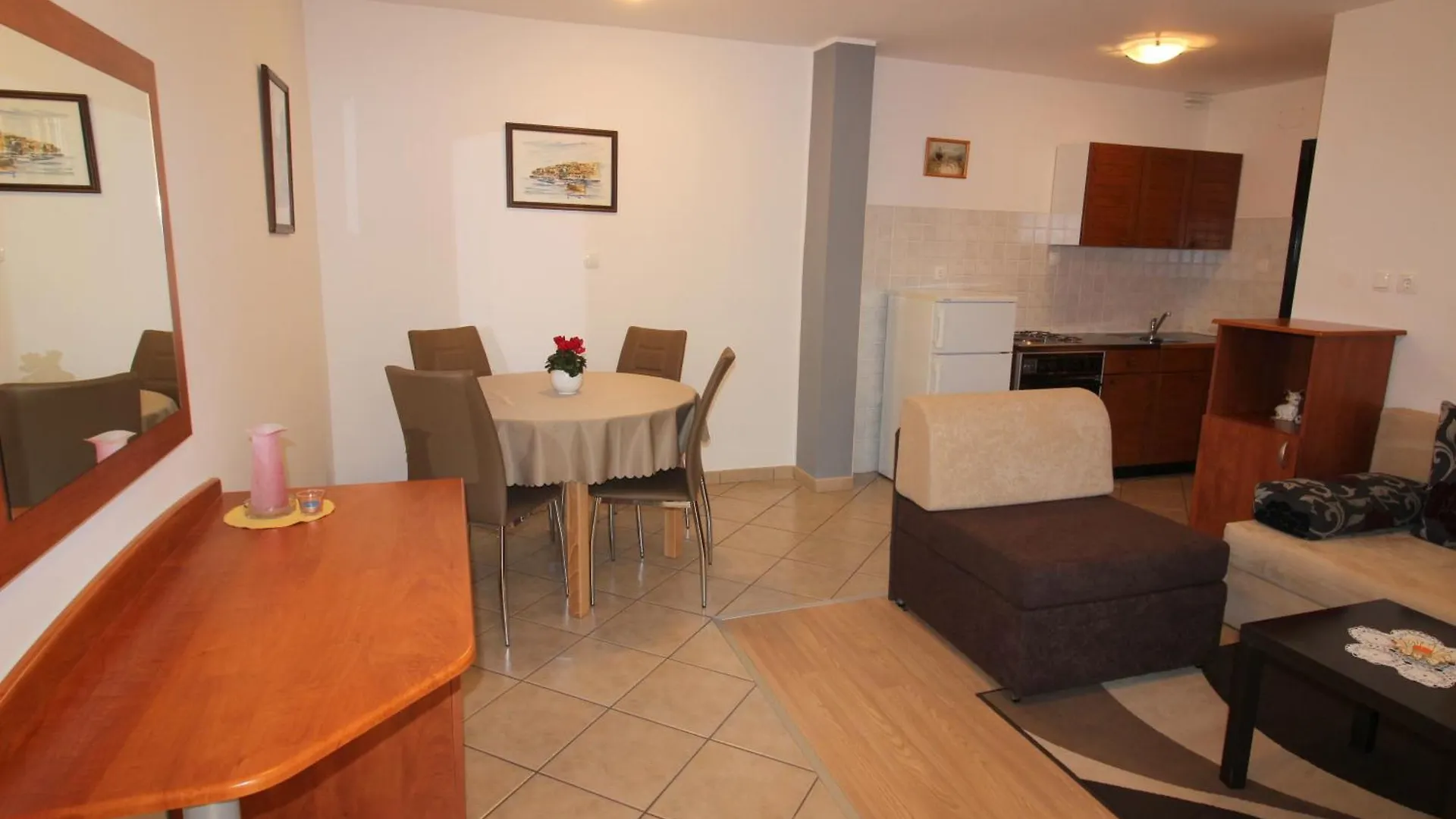 Apartment Zeljko Nr1 From The Beach 800 M Novigrad