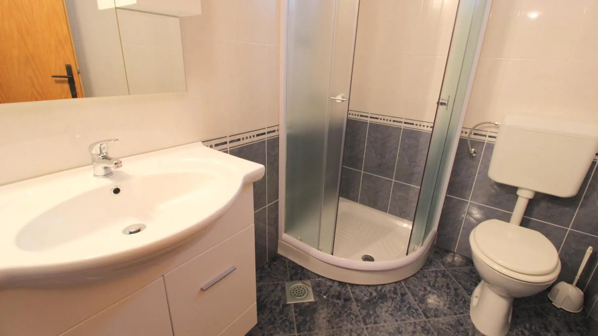 Apartment Zeljko Nr1 From The Beach 800 M Novigrad